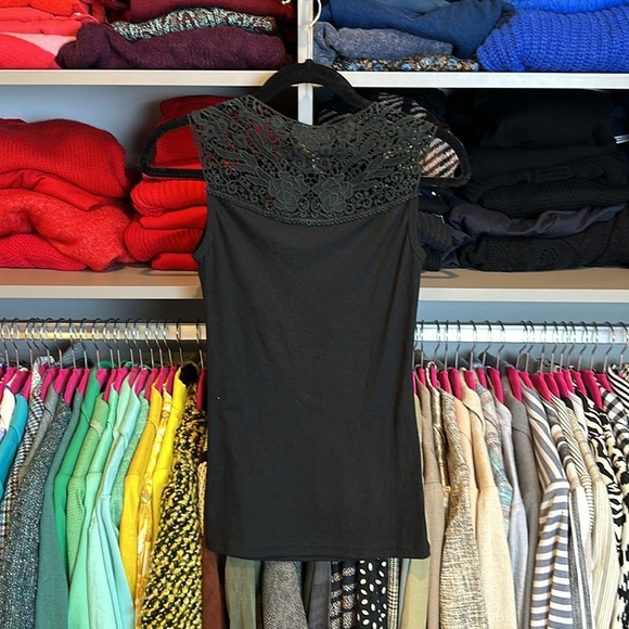 RAGA black sleeveless laced and embroidered top size S NWT - Picture 3 of 3